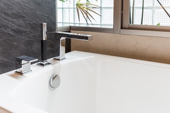 Bathroom Refacing in Miami Gardens, Florida